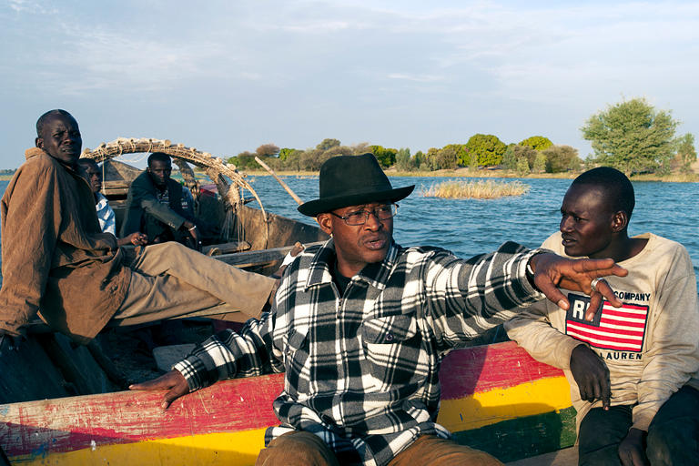 Afel Bocoum, center, on the Niger River, 2010